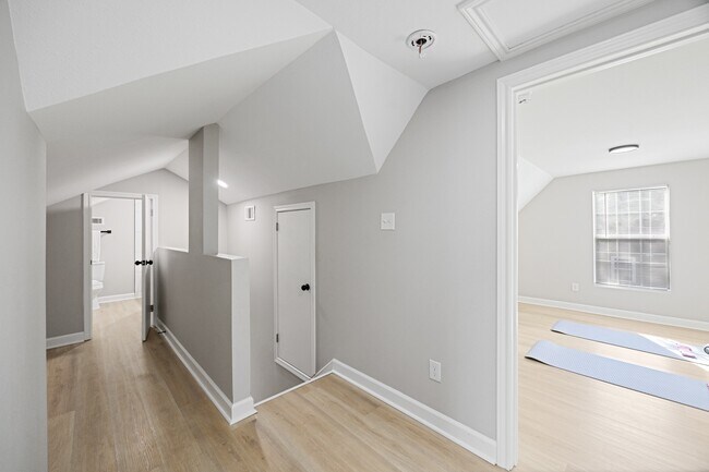 Building Photo - 5737 Dorbrandt St