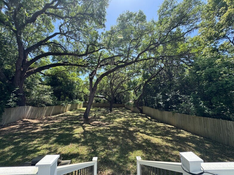 Building Photo - 6587 Park Ave NW