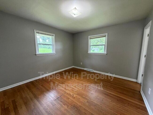 Building Photo - 1664 Talisman Ln