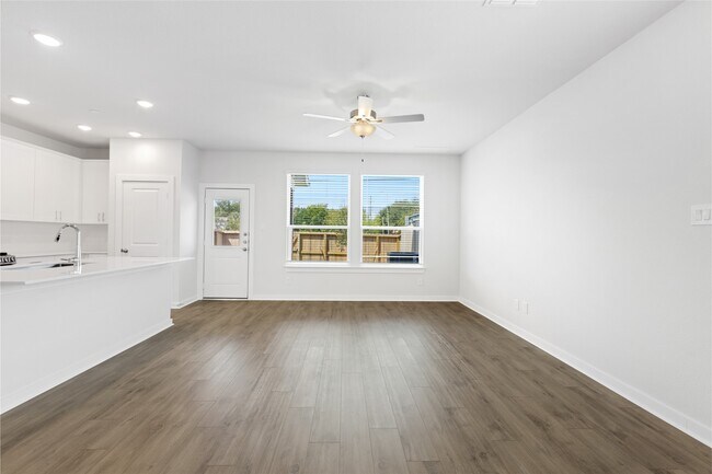 Building Photo - 8119 Danson Ln