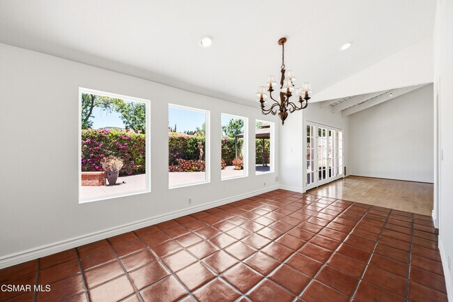 Building Photo - 1090 Elfstone Ct