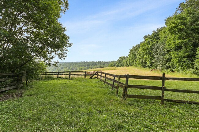 Building Photo - 9625 Hoffman Seachrist Road, Walkersville,...