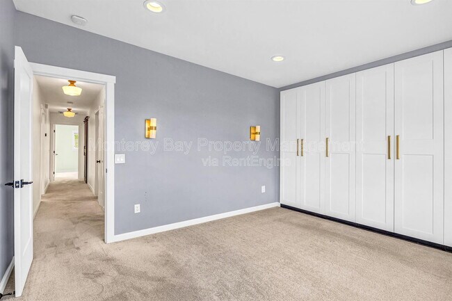 Building Photo - 3057 Otto Dr