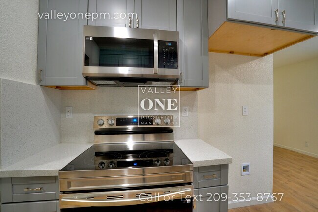 Building Photo - 1634 Arlington Ct