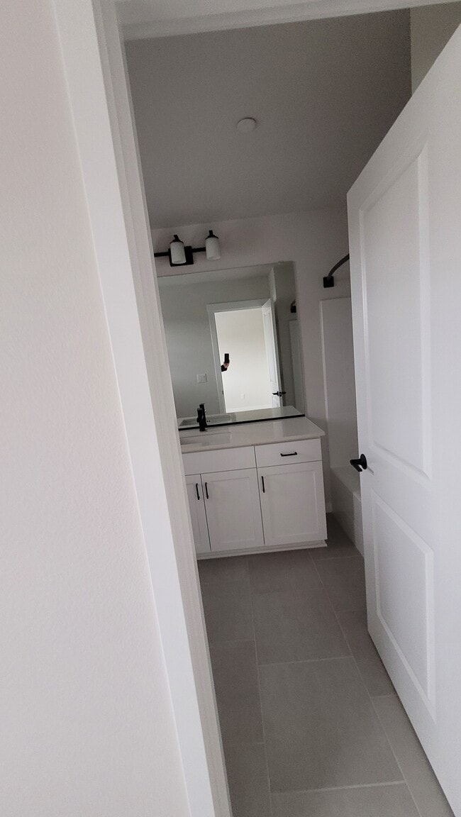 Building Photo - 7065 NW Bountiful Terrace