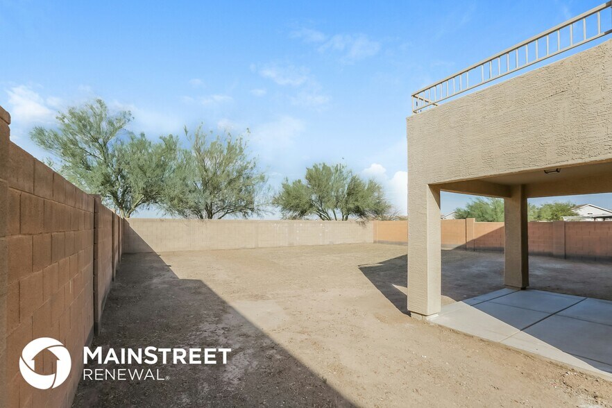 Building Photo - 7422 S 40th Ln