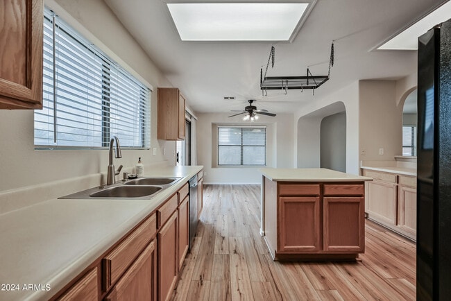 Building Photo - 1015 S Slater Cir