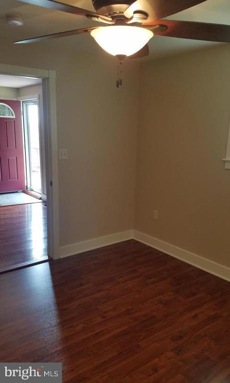 Building Photo - 9662 Teffeteller Ln