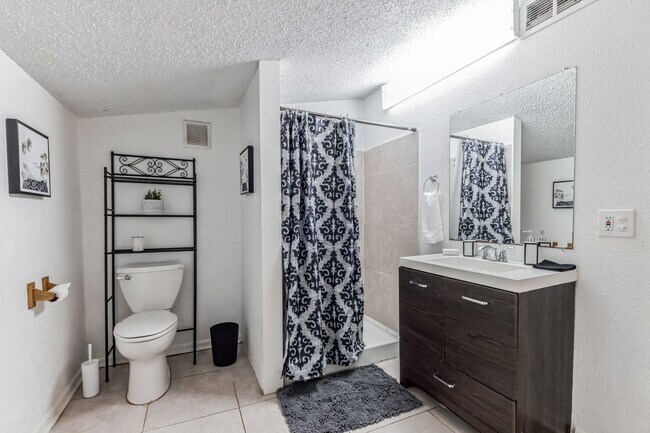 Master Bathroom - 3333 Frances Ave