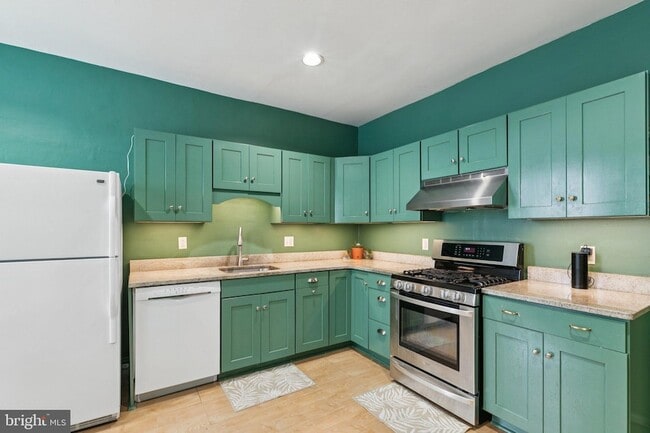 Building Photo - 4353 Freeland Ave