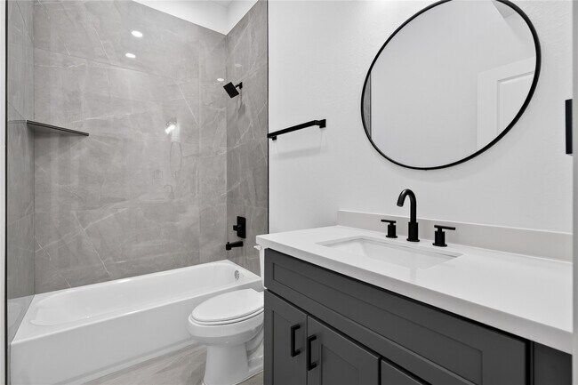 Building Photo - 4822 Creekmont Dr
