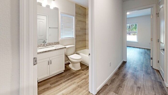 Building Photo - *** 1ST MONTH RENT FREE*** BEAUTIFUL 4/2 HOME IN PALM COAST