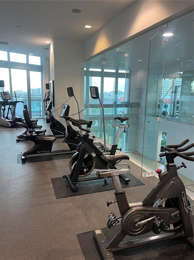 Building Photo - 350 S Miami Ave