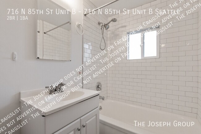 Building Photo - 716 N 85th St