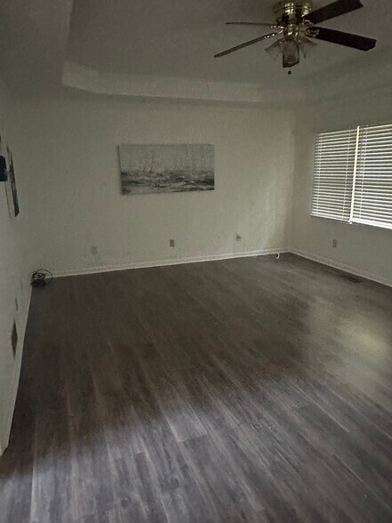 Building Photo - 1120 Burning Bush Dr