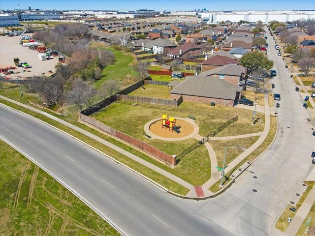 Building Photo - 8420 Silverbell Ln