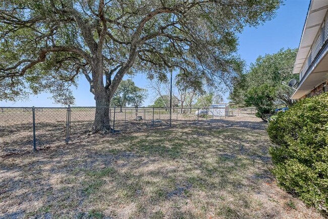 Building Photo - 16711 US-90 ALT