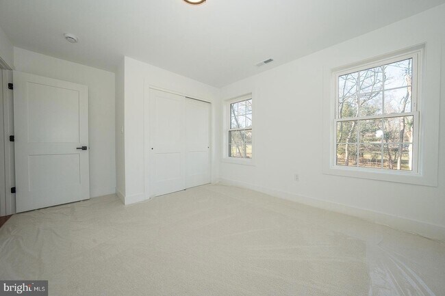 Building Photo - 2627 County Line Rd