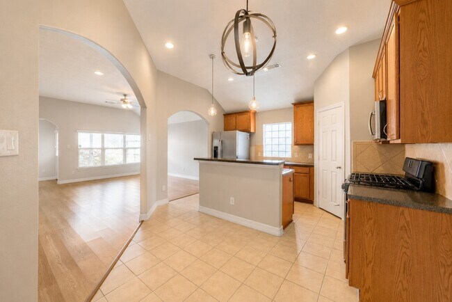 Building Photo - 15911 Pleasant Green Cir