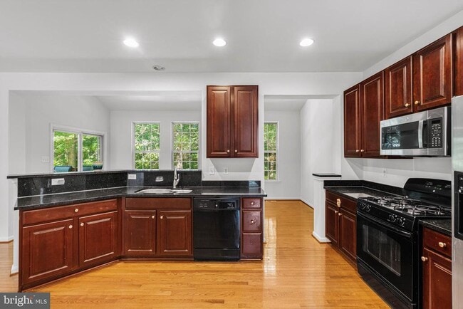 Building Photo - 406 Arnold Dr