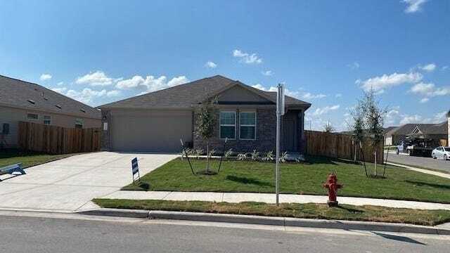 Building Photo - 111 Mountain Maple St