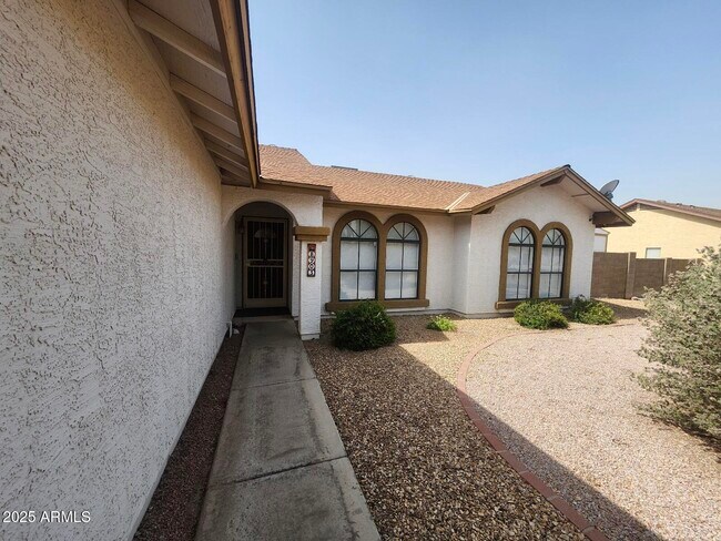 Building Photo - 8903 W El Caminito Dr