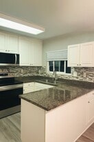 Building Photo - 17075 W Bernardo Dr