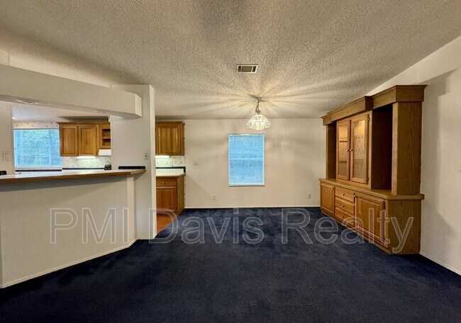 Building Photo - 149 Aster Ave