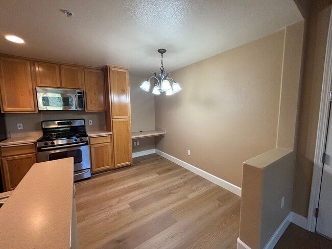 Building Photo - Move In Special 1/2 off 1st Month Rent: Ea...