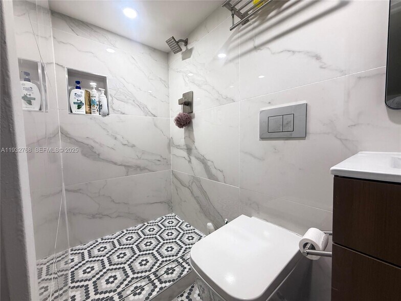 Building Photo - 3375 SW 29th Ter