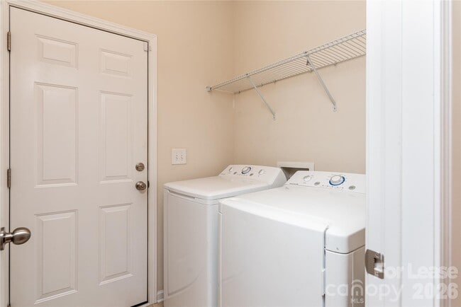 Building Photo - 106 Clarendon St