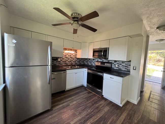 Kitchen - 3 Oak Drive Cir