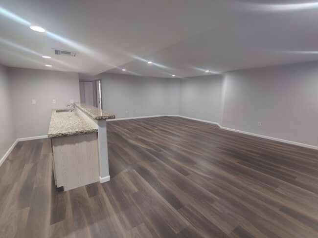 Building Photo - 9047 N Sanguine Dr