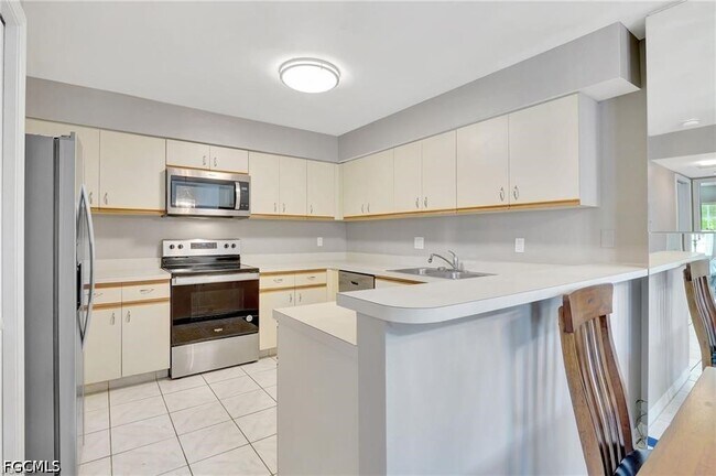 Building Photo - 13121 Whitehaven Ln