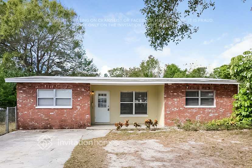 Building Photo - 2160 Riviera Dr