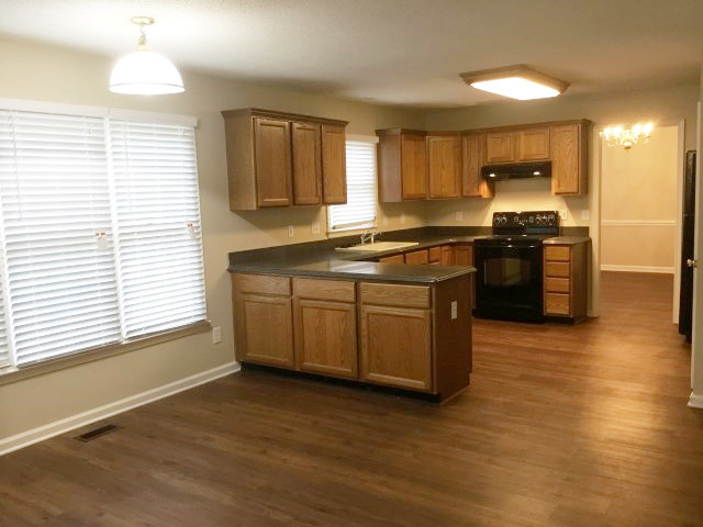 Building Photo - 6400 Ivystone Dr