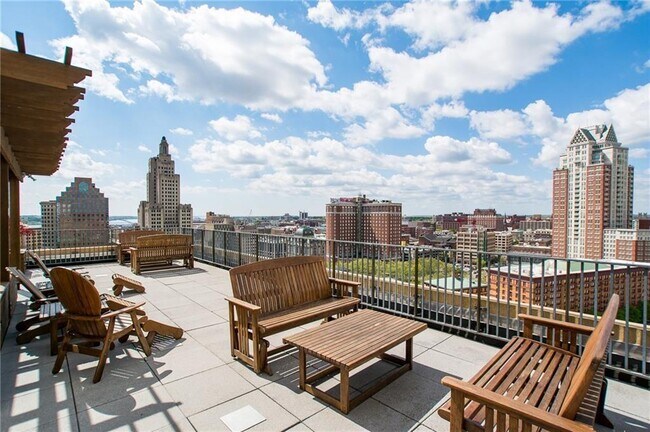 Building Photo - 100 W Exchange St