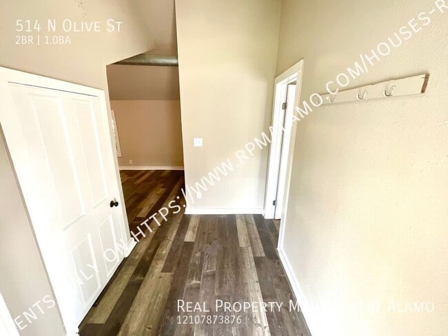 Building Photo - 514 N Olive St