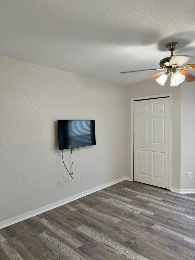 Building Photo - 7511 Seurat St