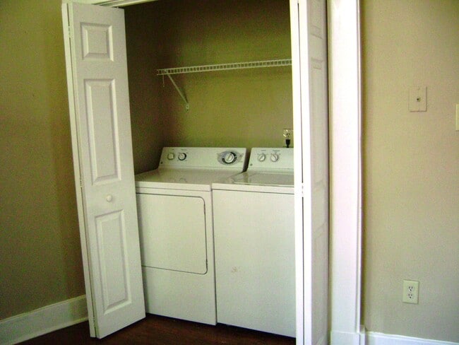 Building Photo - **APPLICATION PENDING!! DOWNTOWN/SCAD-NEAR...