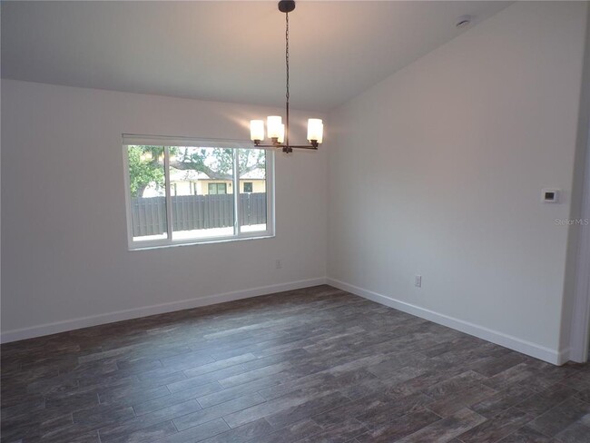 Building Photo - 2989 Pinetree St