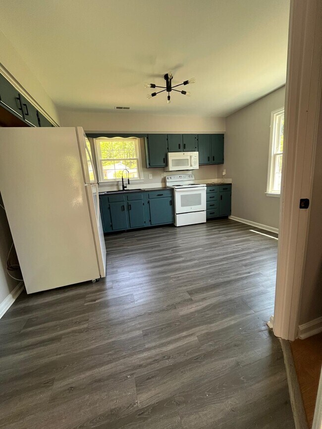 Building Photo - 3510 Cypress Pond Dr