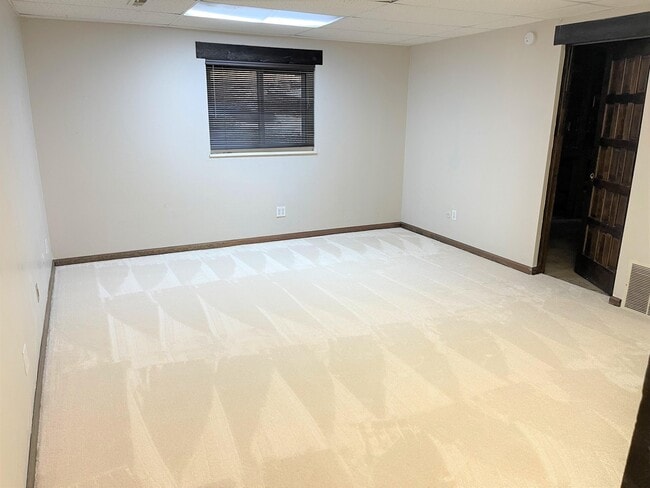 Building Photo - 3201 Wedgewood Ct