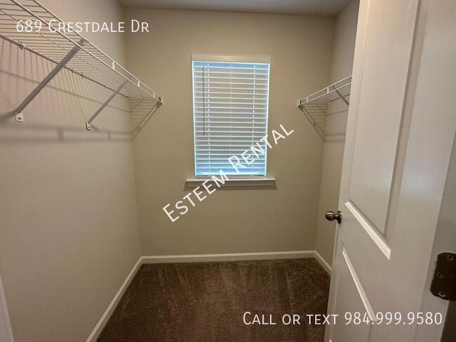 Building Photo - 689 Crestdale Dr
