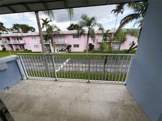 Building Photo - 7550 SW 82nd St