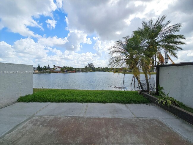 Building Photo - 1341 SW 124th Ct