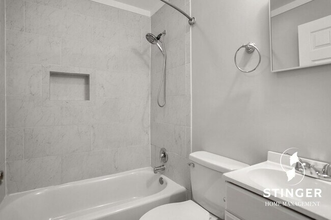 Building Photo - 153 Williams St