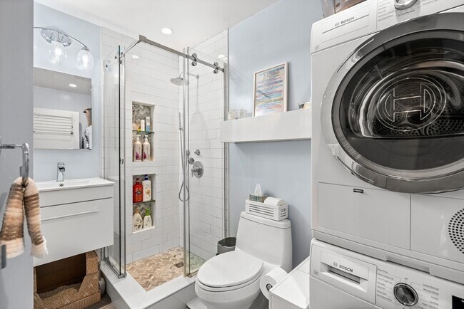 Building Photo - 106 13th St