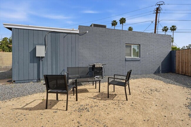 Building Photo - 1548 N Upland Cir