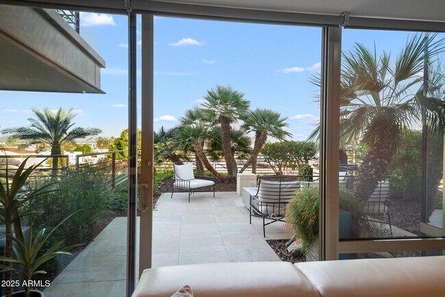 Building Photo - 7167 E Rancho Vista Dr